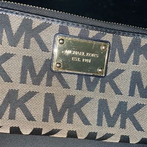 Authentic Original Michael Kors MK Logo wallet